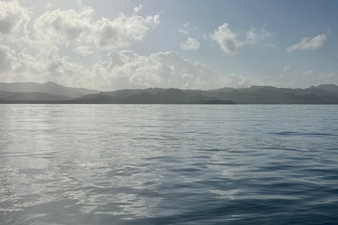 Soufriere: Private Sonnenuntergangs-Kreuzfahrt mit Getränken