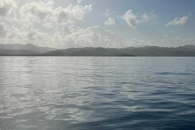 Soufriere: Private Sonnenuntergangs-Kreuzfahrt mit Getränken
