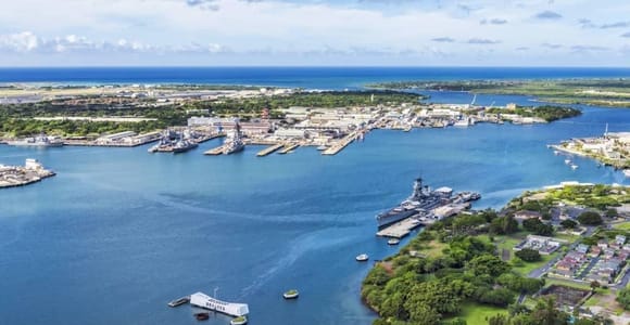 Oahu: Pearl Harbor Battleship & Helicopter Tour