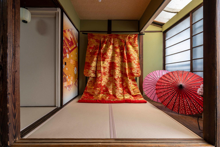 Tokyo: Cosplay Photoshoot at a Traditional Japanese House