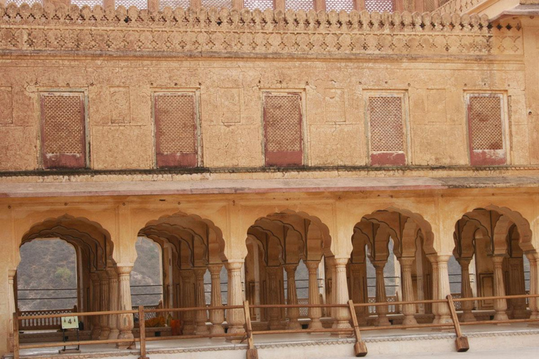 Jaipur: Amber Fort Heritage Walking Tour with Guide Guided Tour with Entrance Fee, Pickup, and Drop-Off Included