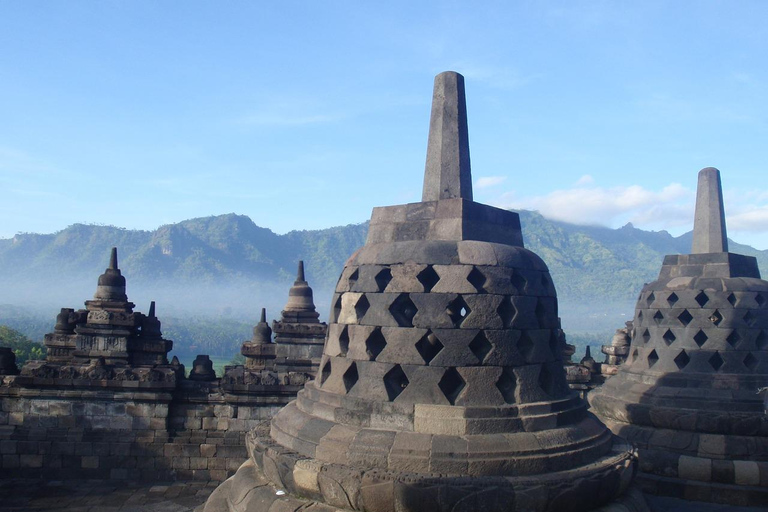 Yogyakarta : gezinsrondleiding naar Borobudur + Prambanan + gids