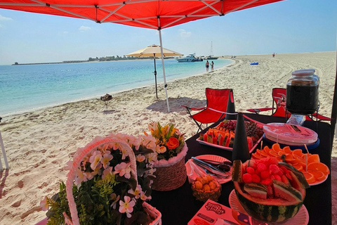 Abu Dhabi: Dolphin Boat Tour with Swim, Lunch, and Transfer
