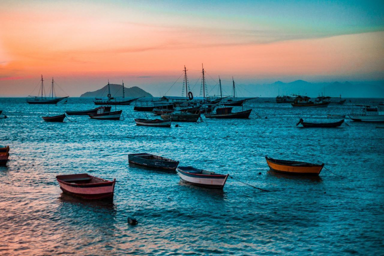 Au départ de Rio : excursion d&#039;une journée sur les plages de Buzios avec tour en bateau et déjeuner