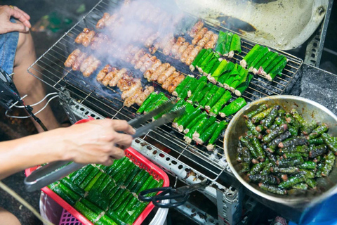 Saigon: Michelin Guide matupplevelse med Ao Dai kvinnliga ryttareGruppresa - upphämtning från hotell och avlämning vid hotell