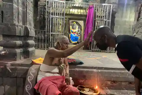 Kanchipuram: Temple Architecture & Silk Weaving from Chennai