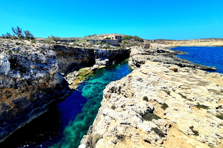 Gozo Unveiled: Guided Hiking in Comino Island
