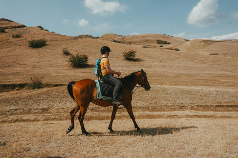 Tiflis: Experiencia de montar a caballoTiflis: Experiencia de equitación 2