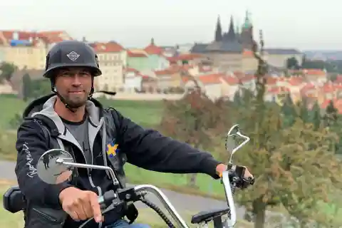 Экскурсия по сердцу Праги на электросамокате Tricycle