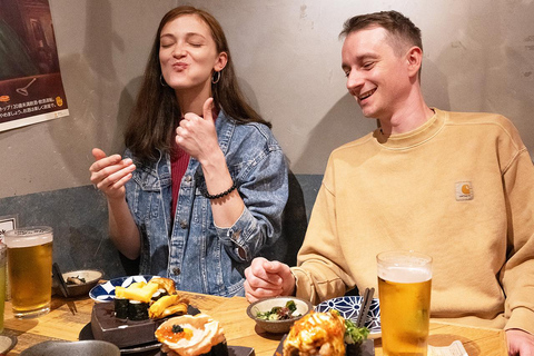 Tokyo: Shinjuku Bar Hopping & Karaoke Night Tour