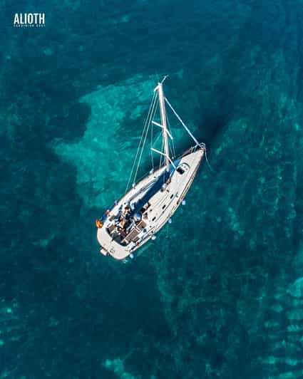 Cagliari: Sailing Tour around the Devil's Saddle with Aperitif