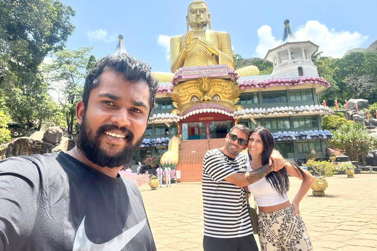 Privat dagstur från Kandy till Sigiriya och Minneriya Safari