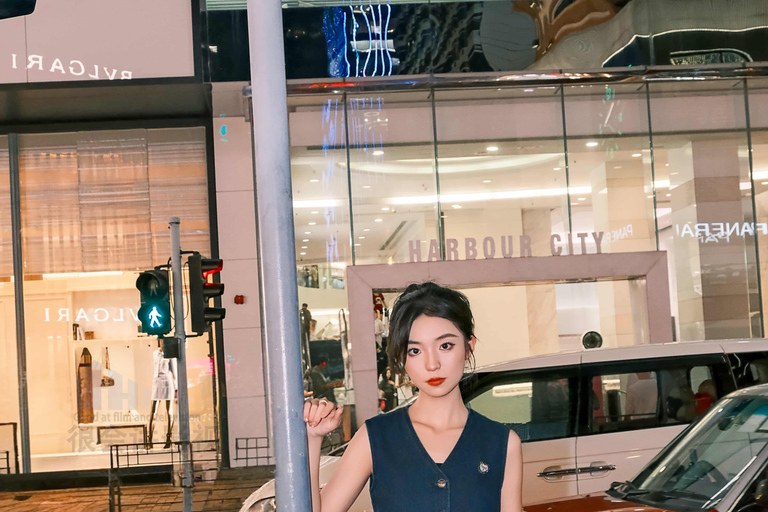 Hong Kong: Atmospheric Hong Kong Style Photography Solo Portrait Session