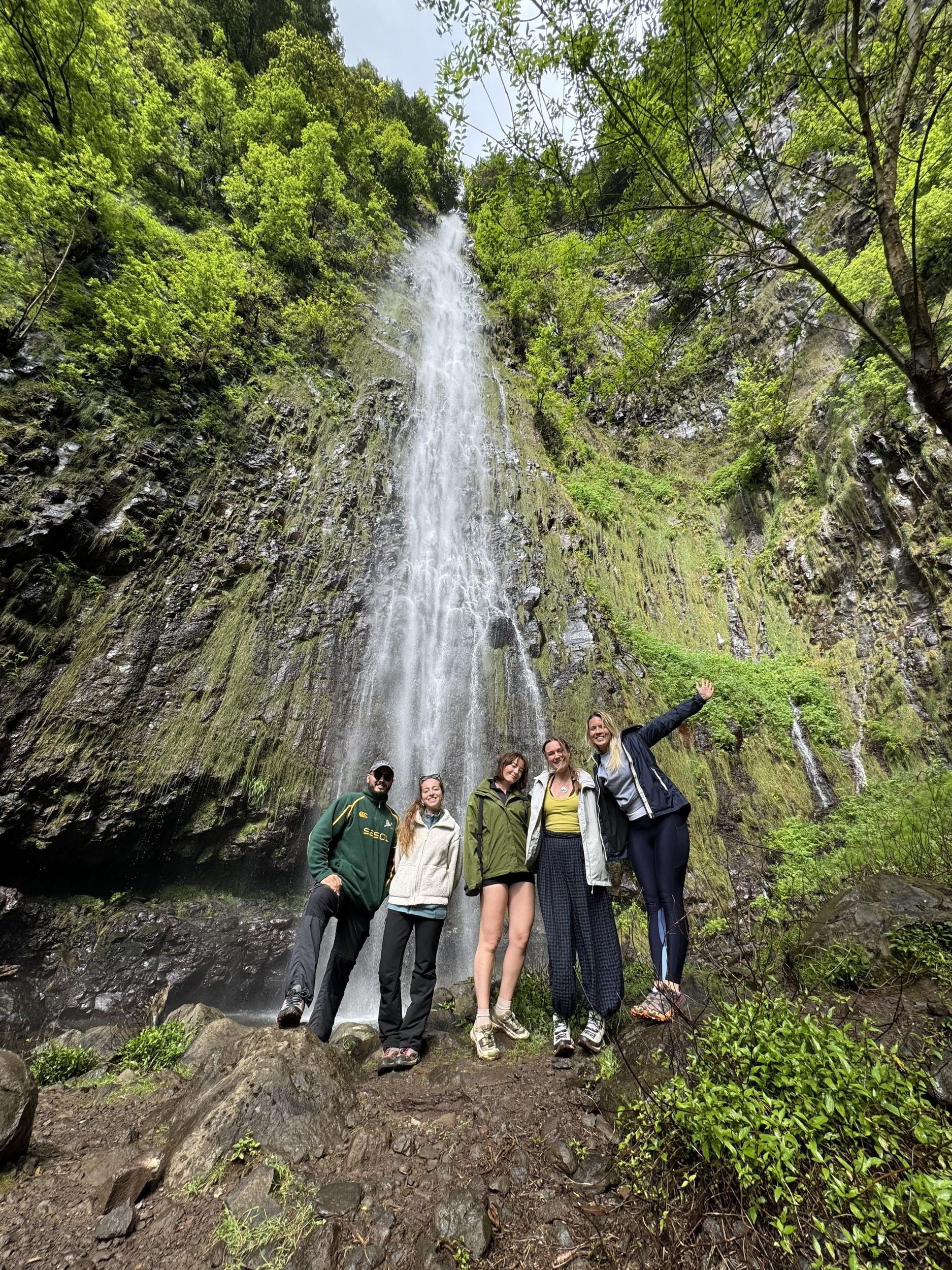 Madeira: Geländewagentour durch den smaragdgrünen Wald mit Wasserfällen