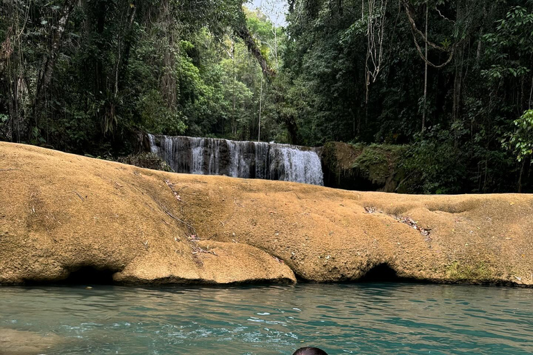 Black River Safari, Ys Falls en Appleton Estate Rum TourVan Negril