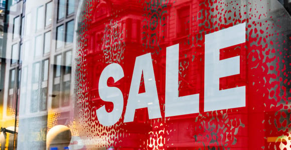 From Florence: Private Shopping Tour to The Mall Outlet