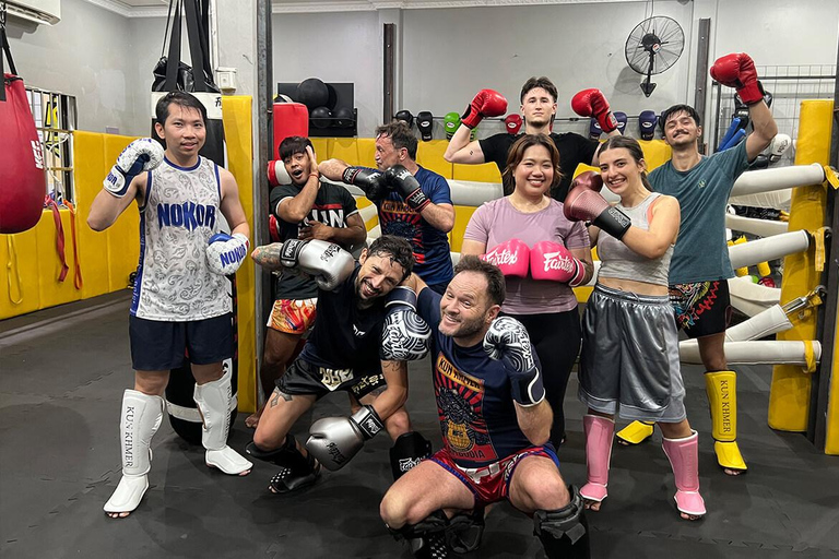 Phnom Penh: Kun Khmer Martial Arts Class with Protein Shake