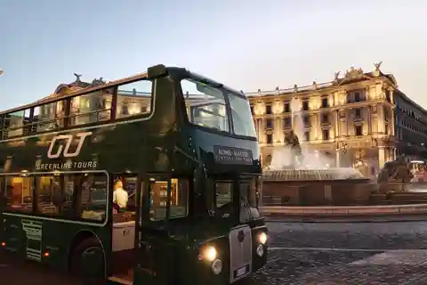 Rome: Nighttime Tour by Open-Top Bus with Tasting Stop