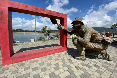 MEDELLIN: TOUR INGLÊS GUATAPE + PEÑOL VELHO + MALECON + BARCO RUMBERO