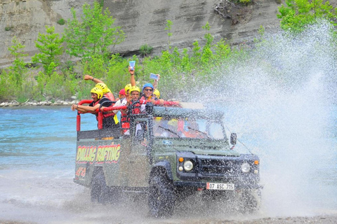 A partir du côté : Rafting avec Zipline, Quad, Safari en Jeep et Déjeuner2 en 1 : Rafting et Zipline