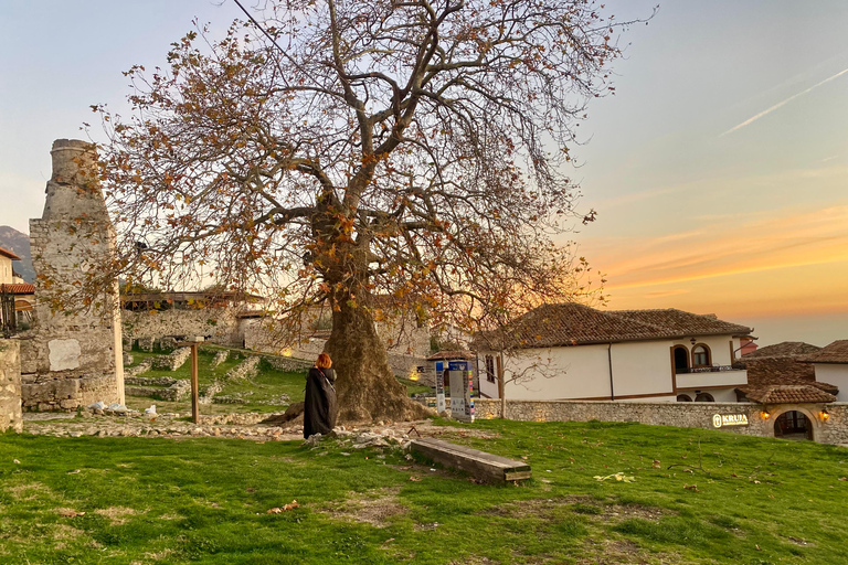 Tirana: Kruja Castle, Old Bazaar, and Bunk’Art 1 Tour
