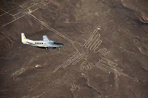 Da Lima: volo sulle linee di Nazca e tour dell'oasi di Huacachina