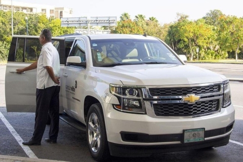Cancun: Private Chauffeur Service Deluxe SUV for 8 hours