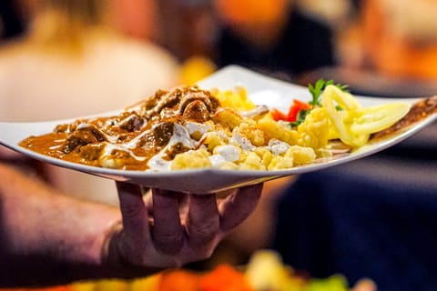 Budapest: Óbuda District Guided Food Tour with 6 Tastings
