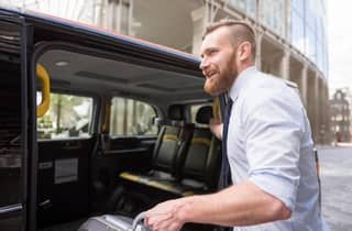 Glasgow: Privater Flughafentransfer XL (zum/vom Stadtzentrum)