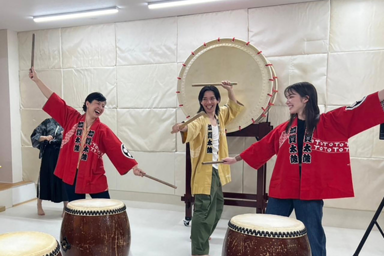 Kanazawa: Japanese Drum Lesson with professional players