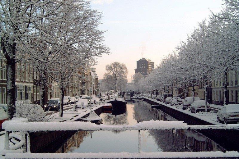 The Hague: Winter Canal Cruise with traditional dinner