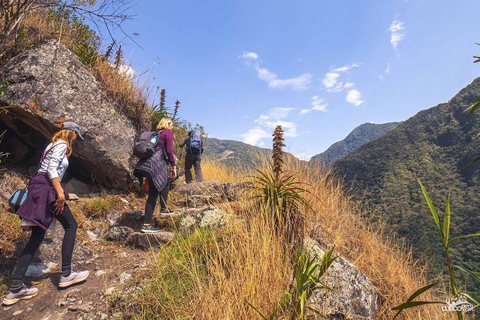 Cusco: 4-Day Inca Trail to Machu Picchu whit return in train