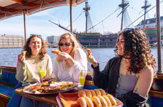 Amsterdam: Private VIP-Kreuzfahrt SAIL-Festival all inclusive