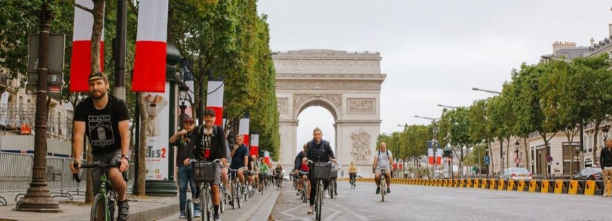 Paris: Famous Monuments Cycling Tour