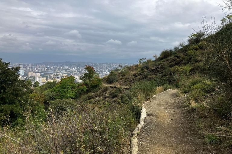 Tbilissi : Une belle piste au-dessus de la ville