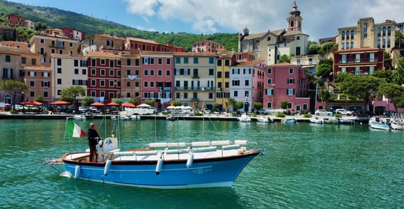 Sunset from La Spezia: Portovenere, Palmaria with focaccia and prosecco