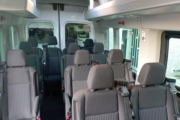 Transfer from Barcelona Airport to Tarragona Private Minibus Transfer