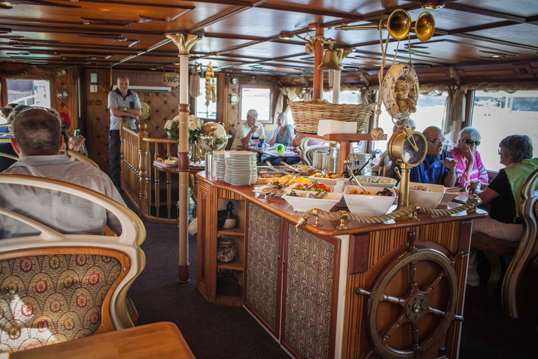 Prague : Dîner-croisière sur la rivière Vltava