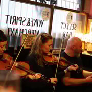 Dublin: Traditional Music Pub Tour with Local Musician
