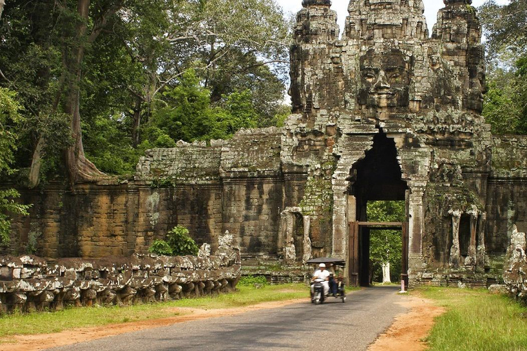 Transfer panorâmico de Phnom Penh para Siem Reap com visitas turísticas