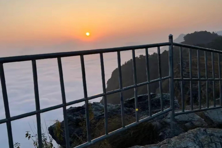 Pokhara: Manungkot Sunrise Tour with Hotel Pickup & Guide