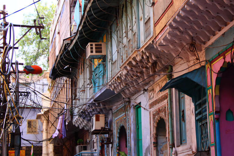 Cover Delhi in a Day: Private Guided Tour with 9 place visitEntrance+ Car + guide