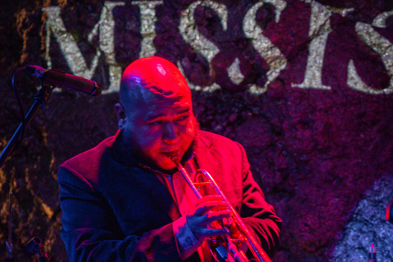 Jazz Club Entry with Tasting Menu and Cocktails in Medellin