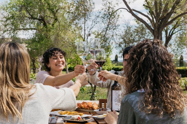 Bodegas Familia Torres: Experiencia gastronómica de tapas y vino