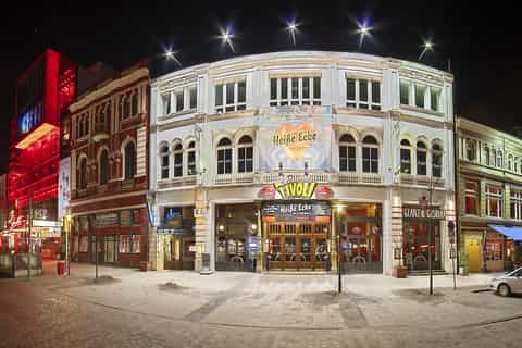 Hamburg: St. Pauli Highlights Guided Tour with Beer