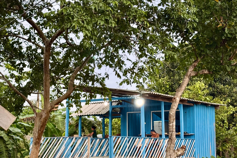 Manaus: Riverside Experience Tour, Fishing, Connection and Lunch Included.