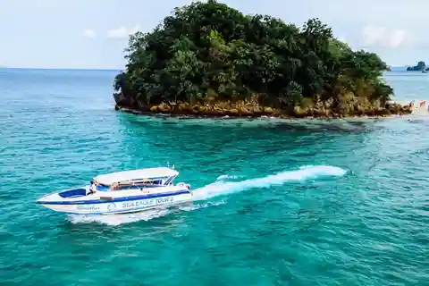 Krabi : La baie de Phang Nga et l'île de James Bond avec déjeuner