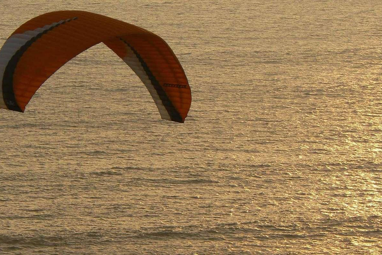 Paragliding flight with a private pilot in Costa Verde-Lima