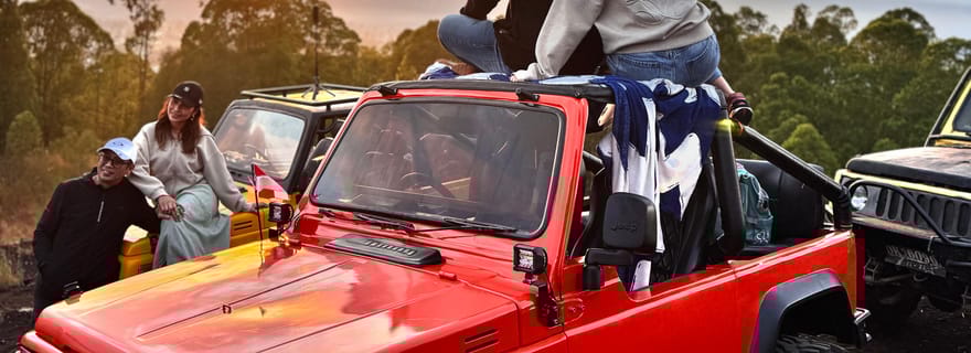 Mont Batur en Jeep au Lever du Soleil, Lave Noire, Cascade Secrète à Ubud