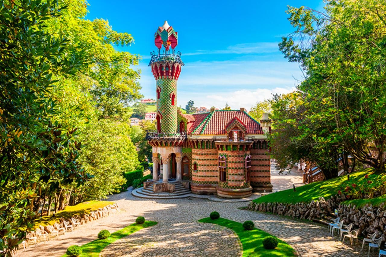 Capricho Gaudí mit Eintritt, Santillana del Mar und Sequoia-Wald